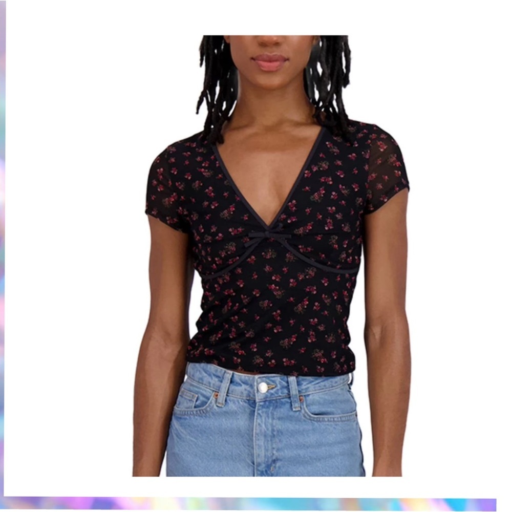 Aeropostale - Black and Red Floral Mesh V-neck Crop Top NWT. Small